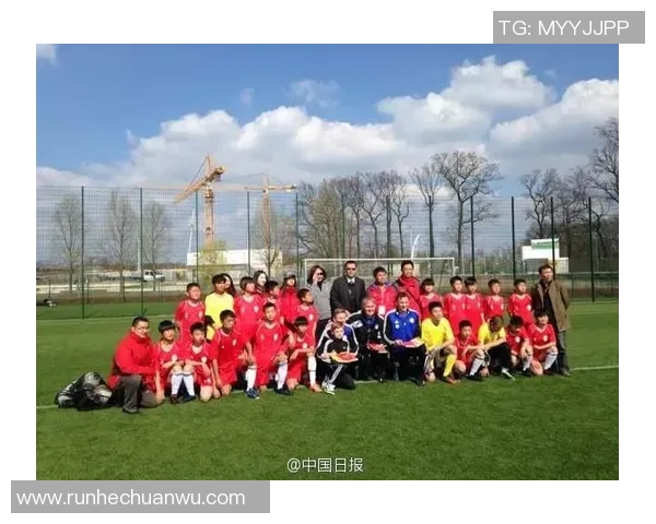 足球球星背后的励志旋律与成长轨迹探秘